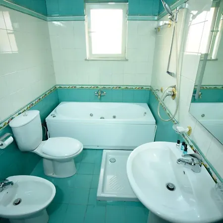 Apartment Fun House Serenity